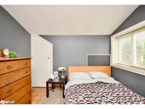 54 Tyndale Road, Barrie, ON - Indoor Photo Showing Bedroom