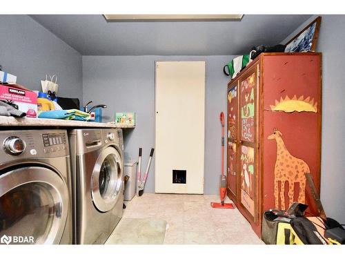 54 Tyndale Road, Barrie, ON - Indoor Photo Showing Laundry Room