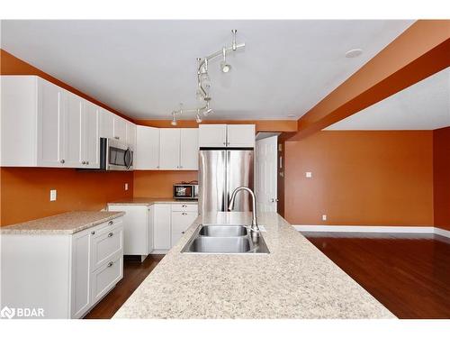 164 Fox Run, Barrie, ON - Indoor Photo Showing Kitchen With Double Sink