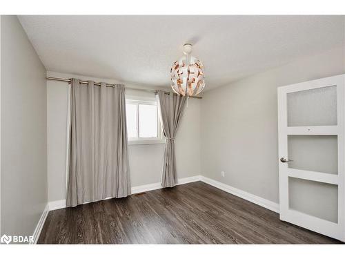 164 Fox Run, Barrie, ON - Indoor Photo Showing Other Room