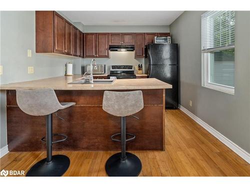 154 Ardagh Road, Barrie, ON - Indoor Photo Showing Kitchen