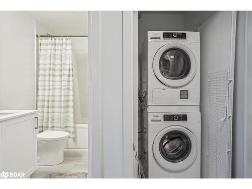 232-681 Yonge Street, Barrie, ON - Indoor Photo Showing Laundry Room