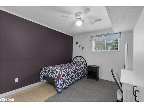 139 Goldfinch Crescent, Tiny, ON - Indoor Photo Showing Bedroom
