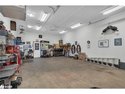 139 Goldfinch Crescent, Tiny, ON - Indoor Photo Showing Garage