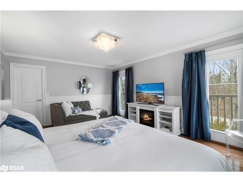 2 Turner Drive, Barrie, ON - Indoor Photo Showing Bedroom