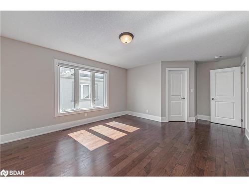 295 Sunnybrae Ave Avenue, Innisfil, ON - Indoor Photo Showing Other Room