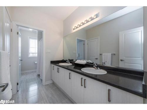 1433 Mcroberts Crescent Crescent, Innisfil, ON - Indoor Photo Showing Bathroom