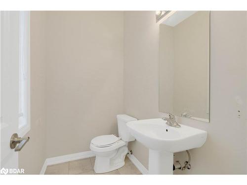 26 Alaskan Heights, Barrie, ON - Indoor Photo Showing Bathroom