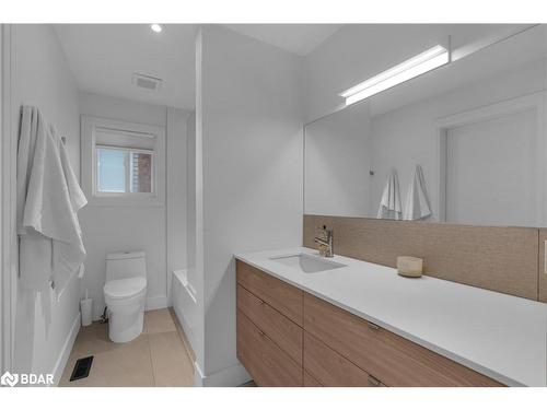 90 Larkin Drive, Barrie, ON - Indoor Photo Showing Bathroom