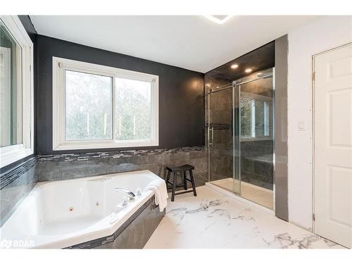 23 Greengables Drive, Hawkestone, ON - Indoor Photo Showing Bathroom