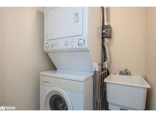 57 High Vista Drive, Oro-Medonte, ON - Indoor Photo Showing Laundry Room