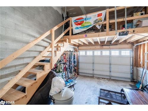 57 High Vista Drive, Oro-Medonte, ON - Indoor Photo Showing Garage
