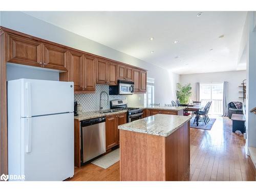 57 High Vista Drive, Oro-Medonte, ON - Indoor Photo Showing Kitchen