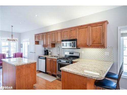 57 High Vista Drive, Oro-Medonte, ON - Indoor Photo Showing Kitchen