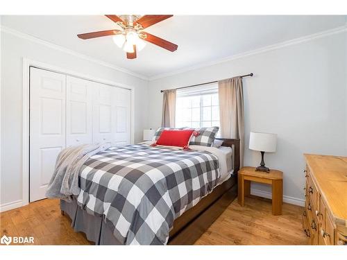 3314 Pleasant Road, Severn, ON - Indoor Photo Showing Bedroom