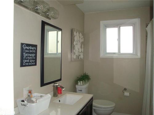 15 Bayshore Crescent, St. Catharines, ON - Indoor Photo Showing Bathroom