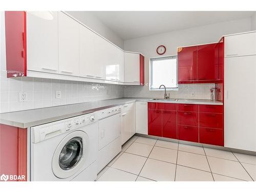 44 Elizabeth Street, Alliston, ON - Indoor Photo Showing Laundry Room