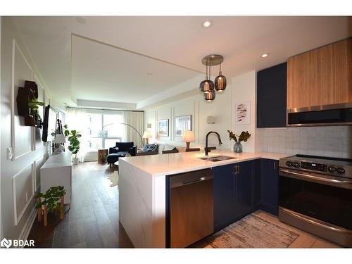 705-6 Toronto Street, Barrie, ON - Indoor Photo Showing Kitchen