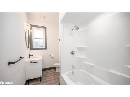 23B Gray Street, Coldwater, ON - Indoor Photo Showing Bathroom