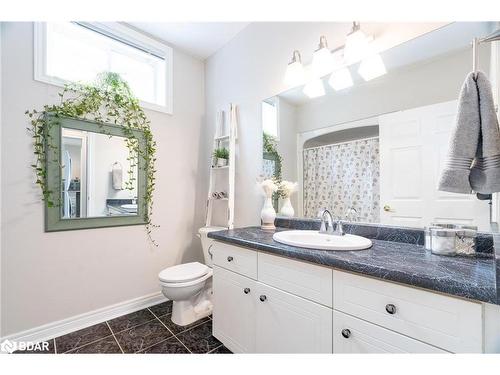 16 Fawn Crescent, Barrie, ON - Indoor Photo Showing Bathroom