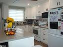 287 Santone Avenue, Welland, ON  - Indoor Photo Showing Kitchen 
