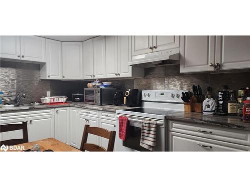 287 Santone Avenue, Welland, ON - Indoor Photo Showing Kitchen
