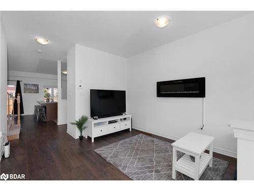 9 Sandhill Crane Drive, Wasaga Beach, ON - Indoor Photo Showing Living Room