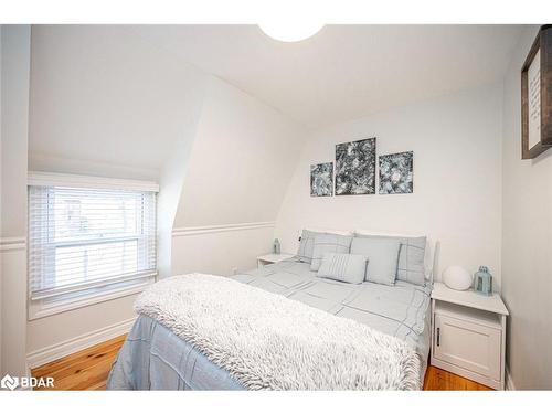 3 Ghibb Avenue, Minesing, ON - Indoor Photo Showing Bedroom
