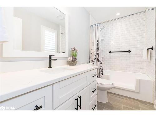 786 Ney Avenue, Tay, ON - Indoor Photo Showing Bathroom