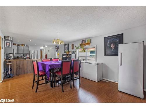 22 Shamrock Crescent, Angus, ON - Indoor Photo Showing Dining Room