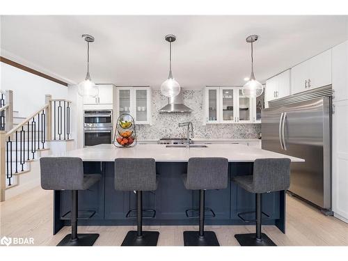 2041 Lilac Drive, Innisfil, ON - Indoor Photo Showing Kitchen With Upgraded Kitchen