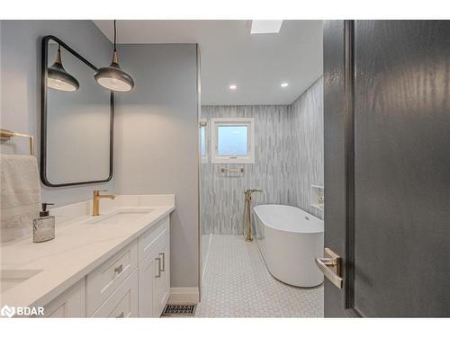 59 Lankin Boulevard, Orillia, ON - Indoor Photo Showing Bathroom