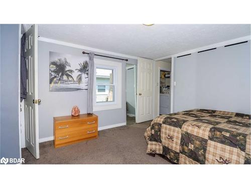 2 Shamrock Crescent, Angus, ON - Indoor Photo Showing Bedroom