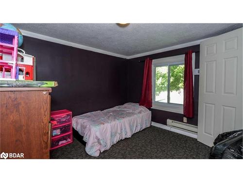 2 Shamrock Crescent, Angus, ON - Indoor Photo Showing Bedroom