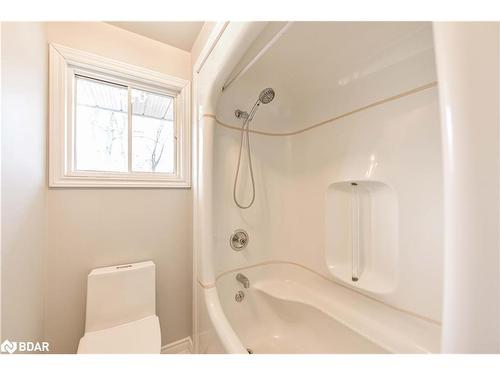 352 Homewood Avenue, Orillia, ON - Indoor Photo Showing Bathroom