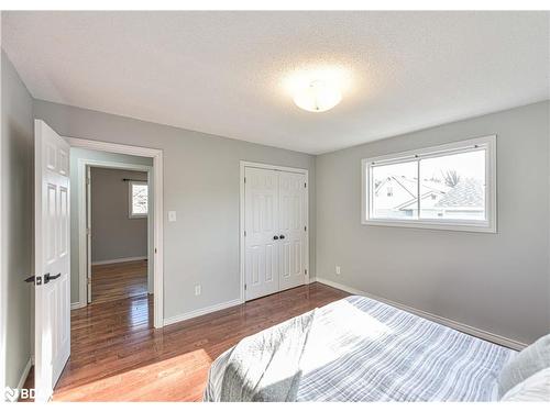 352 Homewood Avenue, Orillia, ON - Indoor Photo Showing Bedroom