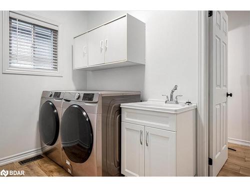 95 Nicholson Drive, Barrie, ON - Indoor Photo Showing Laundry Room