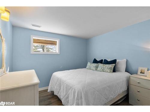 1473 Doe Lake Road Road, Gravenhurst, ON - Indoor Photo Showing Bedroom