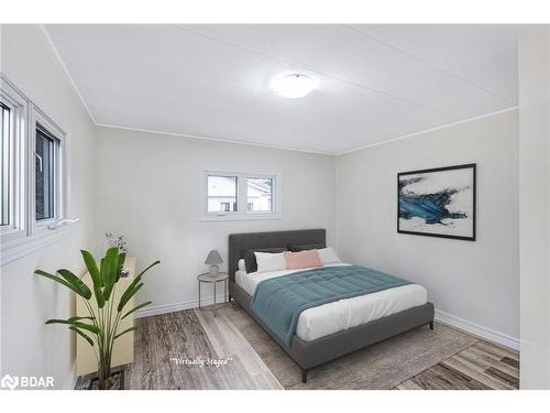 6 Carruthers Street S, Wasaga Beach, ON - Indoor Photo Showing Bedroom