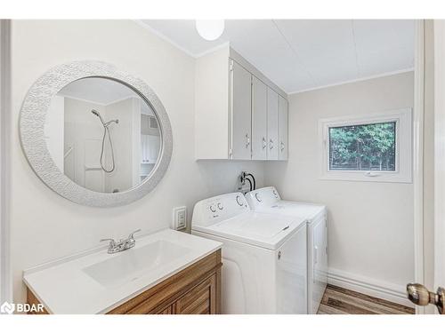 6 Carruthers Street S, Wasaga Beach, ON - Indoor Photo Showing Laundry Room