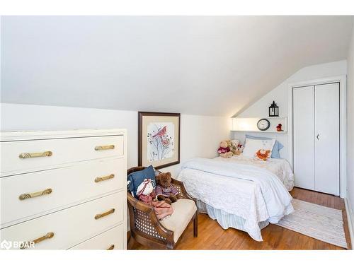208 Edward Street, Orillia, ON - Indoor Photo Showing Bedroom