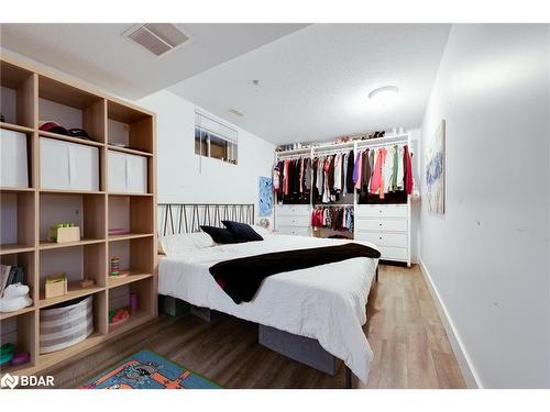 12 Brighton Road, Barrie, ON - Indoor Photo Showing Bedroom