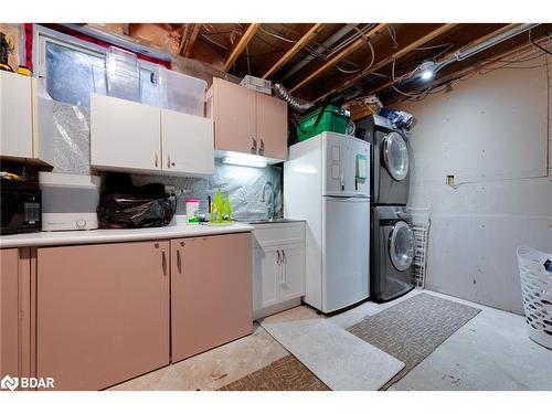 12 Brighton Road, Barrie, ON - Indoor Photo Showing Laundry Room