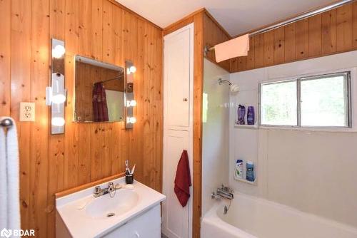 87 Mckenzie Street, Orillia, ON - Indoor Photo Showing Bathroom