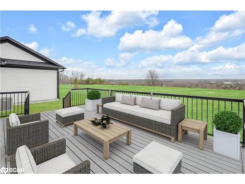 8 Morgan Drive, Oro-Medonte, ON - Indoor Photo Showing Living Room