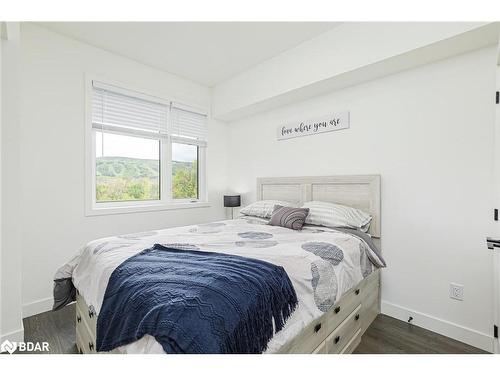 307-20 Beckwith Lane, The Blue Mountains, ON - Indoor Photo Showing Bedroom