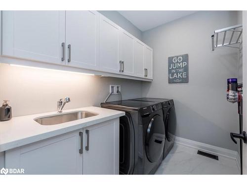 16 Rushton Road, Georgina, ON - Indoor Photo Showing Laundry Room