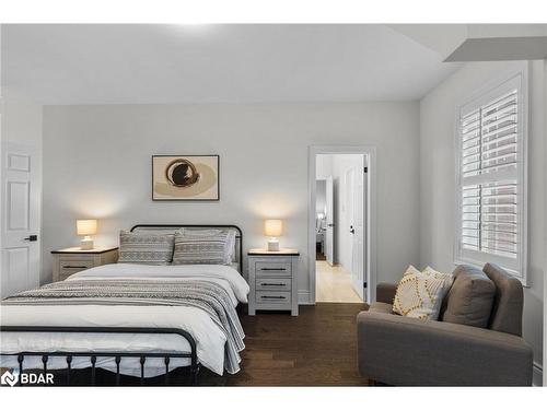 53 Sanford Circle, Springwater, ON - Indoor Photo Showing Bedroom