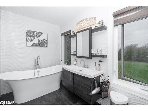 27900 Thorah Side Road, Brock, ON - Indoor Photo Showing Bathroom