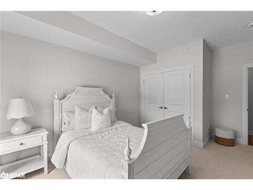 109-5 Greenwich Street, Barrie, ON - Indoor Photo Showing Bedroom